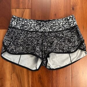 Lululemon Speed Up H2O Shorts Black & White Size 6